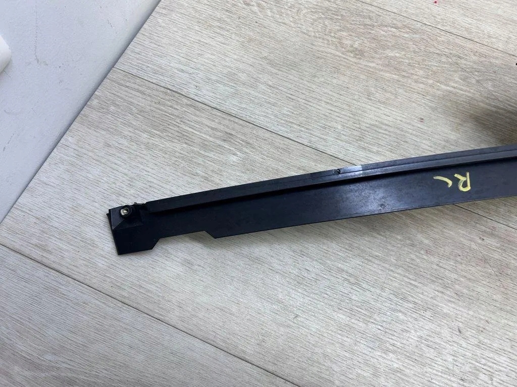 Молдинг уплотнитель задних левых дверь porsche panamera 971 971853289d Оригинал