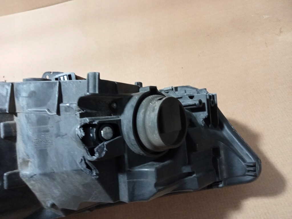 фото №16, Audi a4 s4 b9 8w - лампа фара правый перед 8w0941034