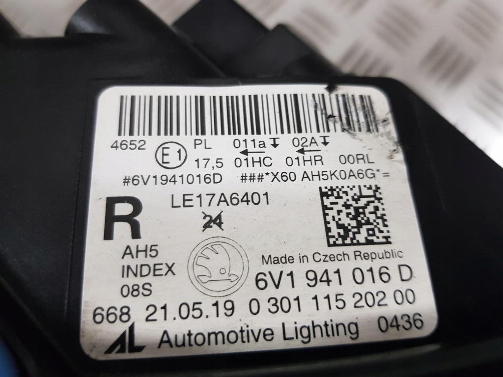 Фара правый  правая  r перед skoda fabia 3 led рестайлинг  3 lifting fl Доставка