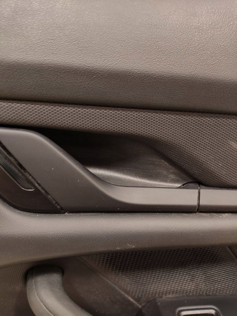 фото №9, Porsche taycan 9j1 2023 обшивки / обшивка дверь задних 9j1864604