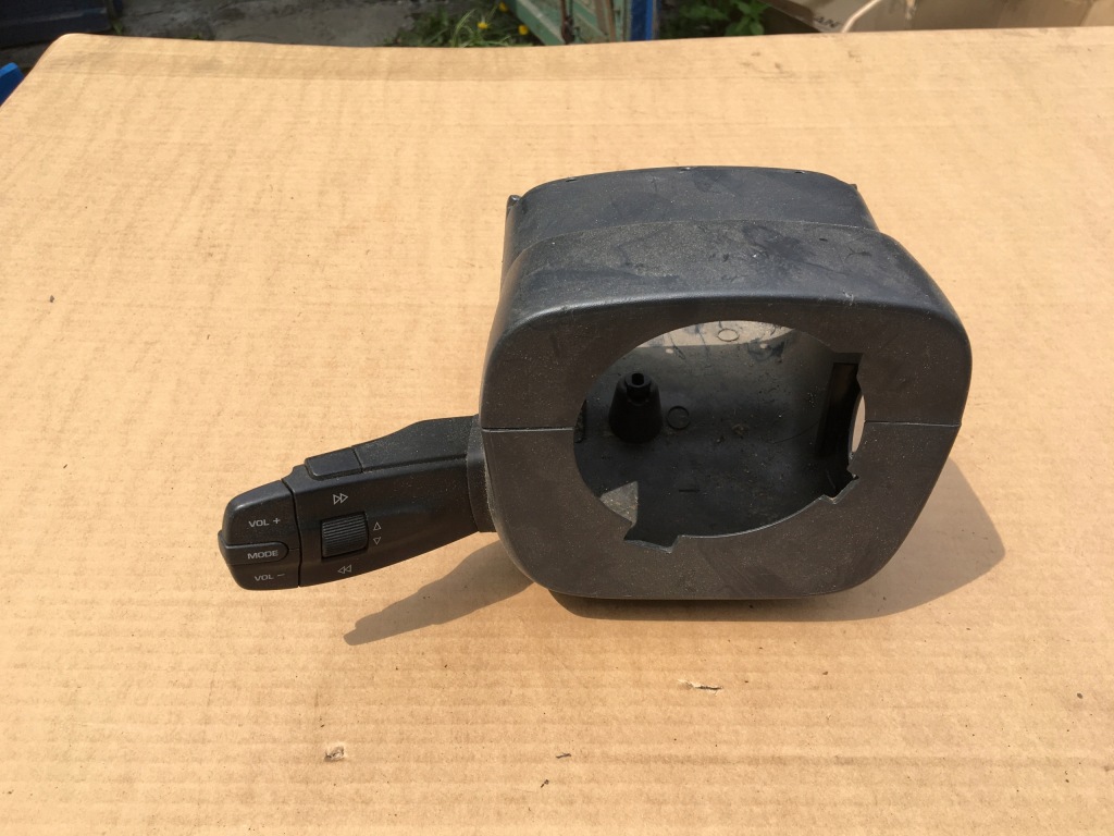 фото №1, Корпус керма 6j0858559 важіль радіо ibiza