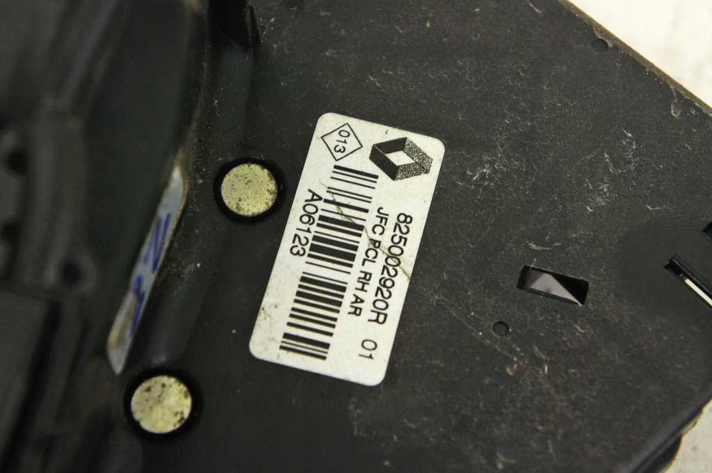 фото №6, Si211 renault espace v замок дверь правый задняя 825002920r