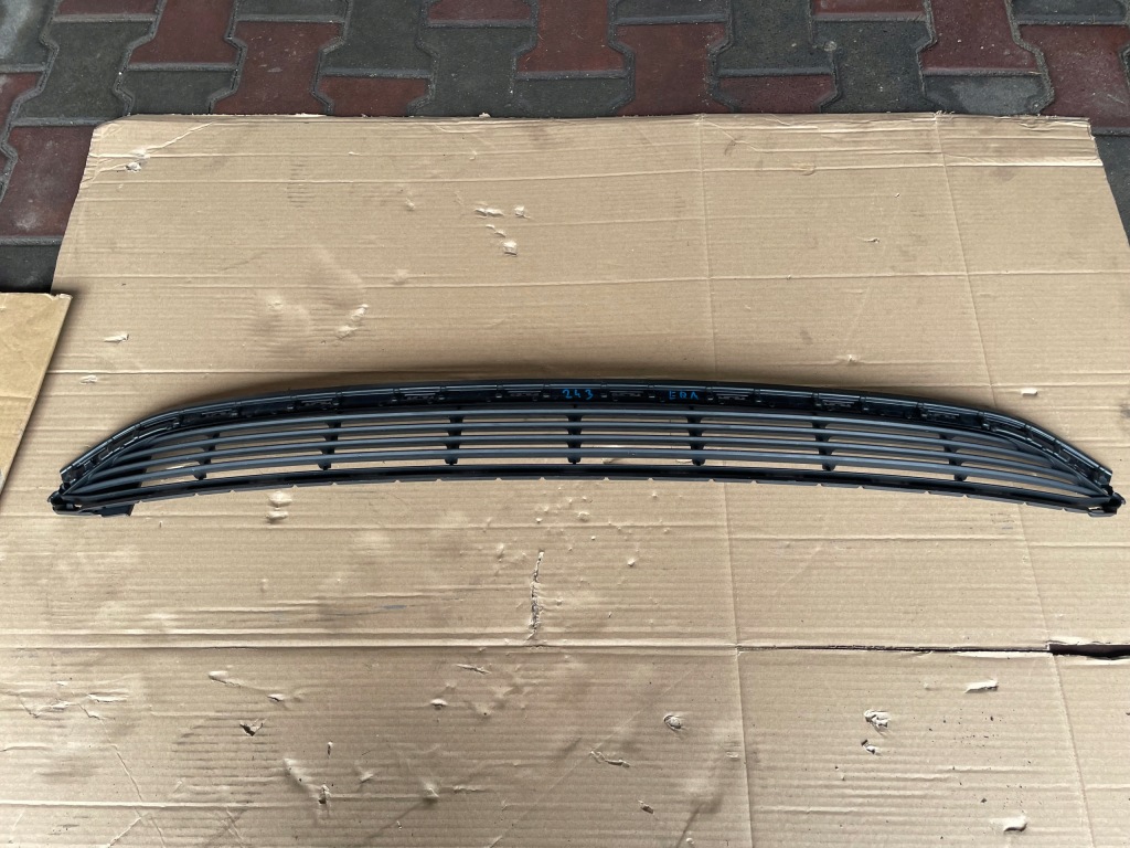 фото №1, Решётка бампера перед mercedes eqa a2438852401