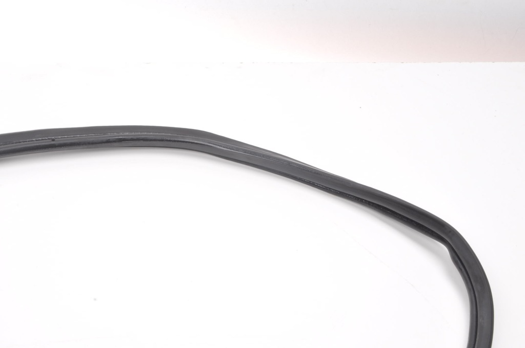 Ferrari california 4.3 прокладка кришки багажника 69773500 Зі Шроту