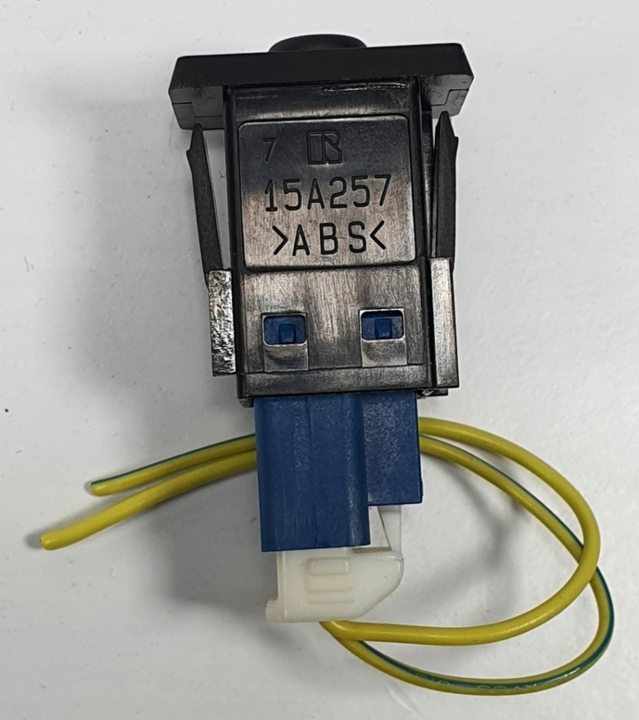 фото №2, Кнопка переключатель trunk открывалка mazda rx-8 rx8 15a257