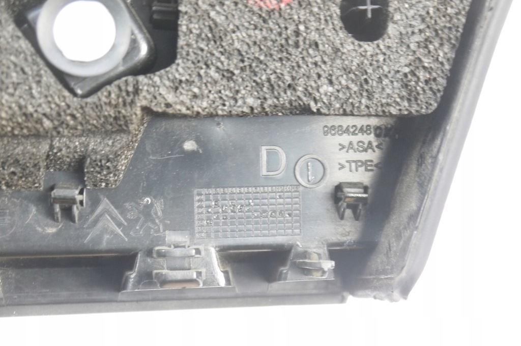 фото №6, Peugeot 3008 09-16 заглушка крила трикутник лівий