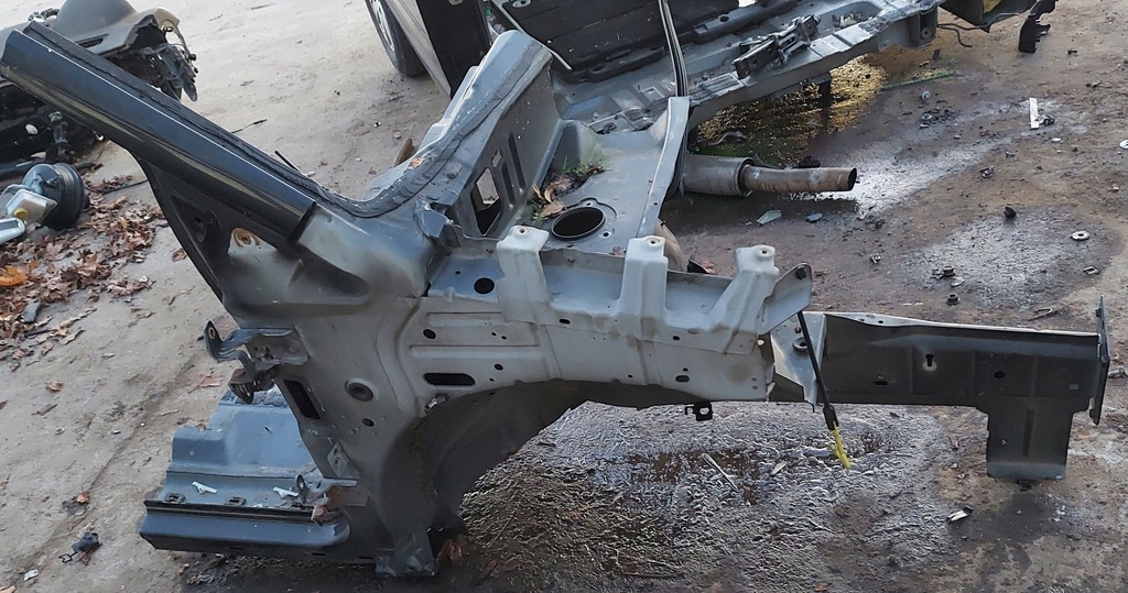 фото №1, Voyager town caravan 08-20r четверть правый перед