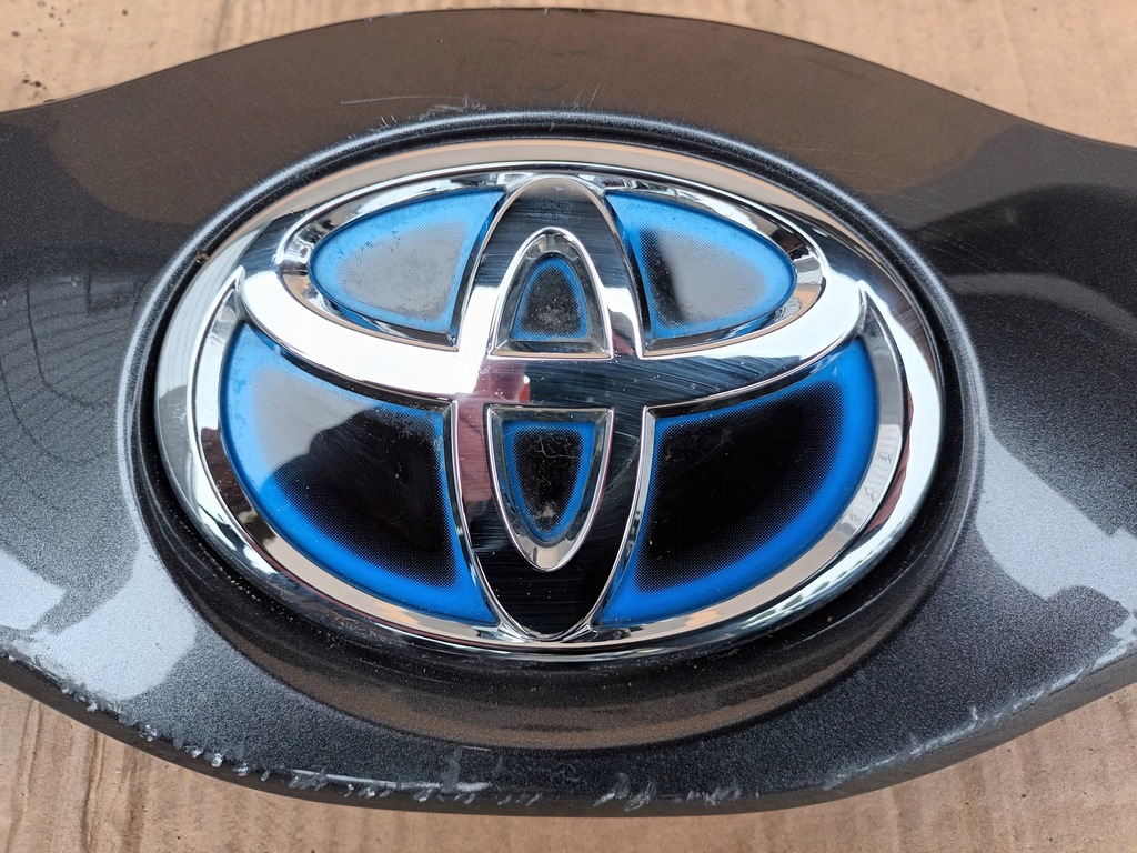 фото №1, Значок toyota yaris iv эмблема
