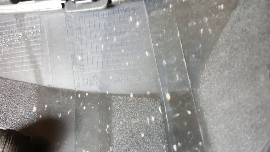 Купити Ґрати бампера передній audi a3 8y0807681b/682b