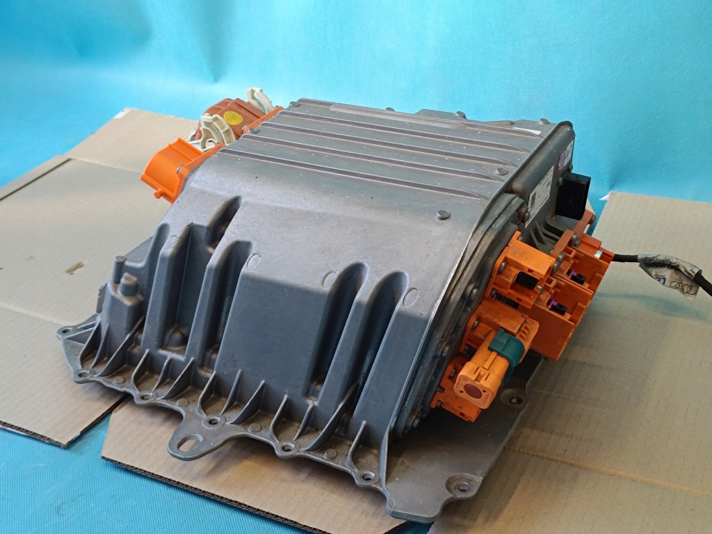 Audi q8 e-tron 55 quattro 300kw 2019r конвертер инвертор аккумулятора 4ke915250b Киев