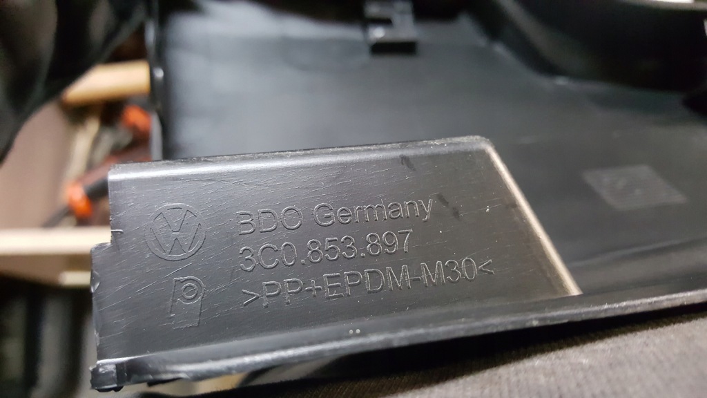 Накладка накладка порога  лівий задній vw passat b6 3c0853897 нова оригінал Зі Шроту