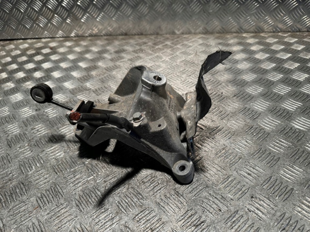 фото №1, Audi q7 4m 3.0 tdi кронштейн двигуна 4m0199308at