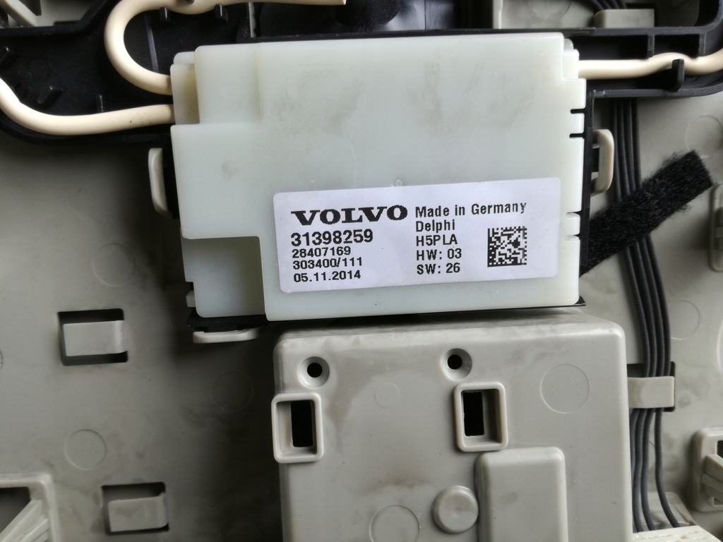 фото №3, Volvo v40 ii 2012 - 2019 rok лампа освітлення кабіни 31398259