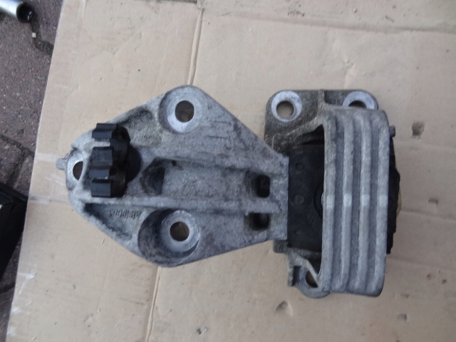 фото №1, Кронштейн подушка двигуна renault scenic iii