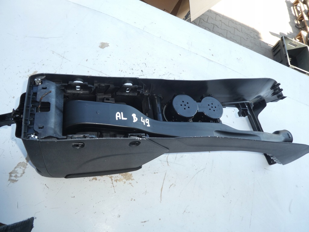 фото №10, Туннель средний подлокотник vw tiguan 5n0862535