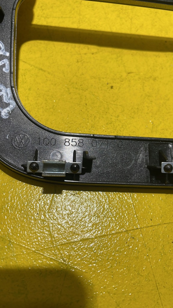 фото №4, Volkswagen scirocco iii - рамка радіо / панель кондиціонера - 1q0858071g