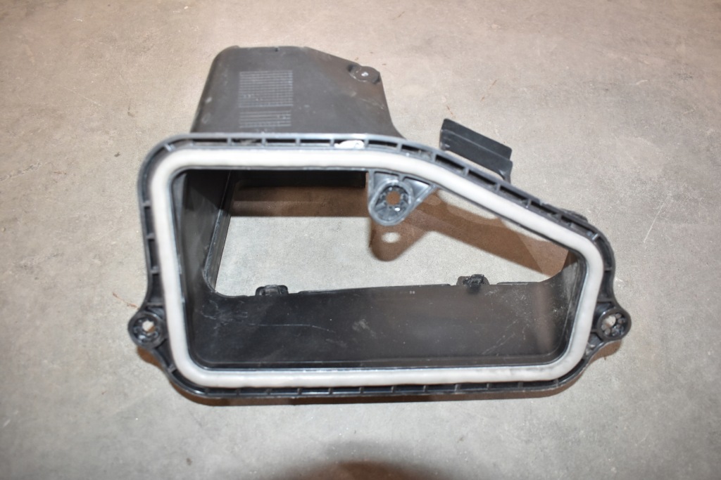 Идеальный впуск воздуха + крышка mercedes w177 1 в Украине