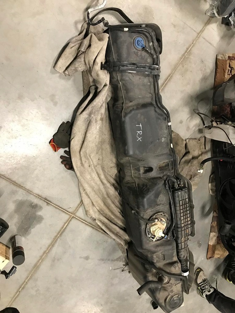 фото №1, Dodge ram v trx 6,2 бак топлива насос kompletny 21-24r