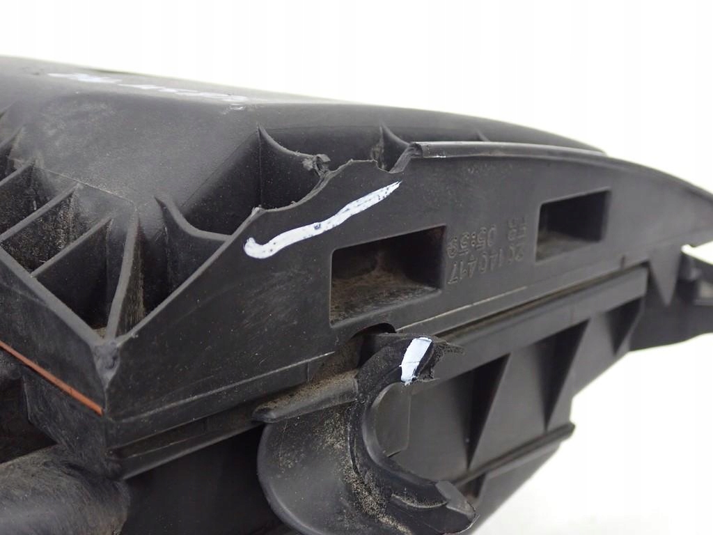 фото №12, Корпус фільтра повітря 9673061080 peugeot 308 ii t9 1.6 e-hdi 9h05 14r