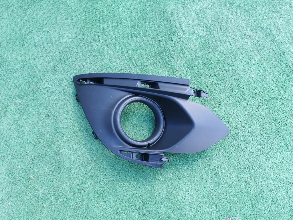 фото №1, Решітка бампера передній права mitsubishi space star ii 15-