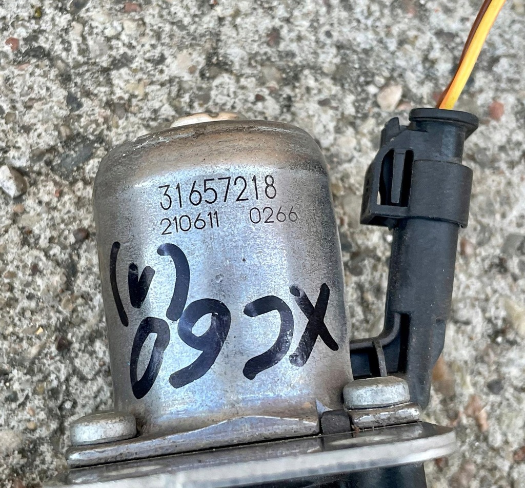 фото №9, Volvo xc60 ii xc90 v90 s90 помпа wody клапан основа кронштейн