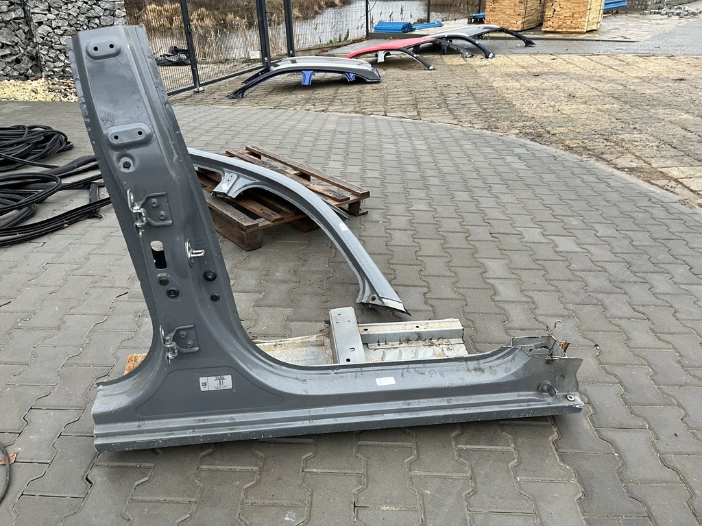 фото №1, Порог правый блок двигателя четверть dacia sandero iii 21-