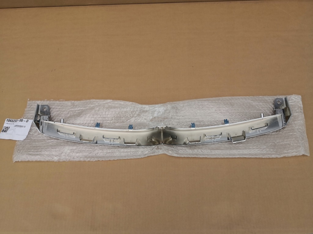 фото №7, Tesla s lift 2016- хром решітка радіатора 1056377-00-f новий