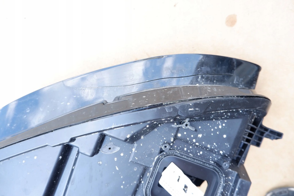 фото №7, Tesla y лампа правий перед