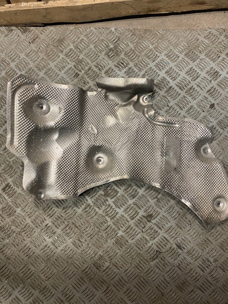 фото №3, Защита тепловая отсек двигателя mercedes w251 r-klasa a2516822071