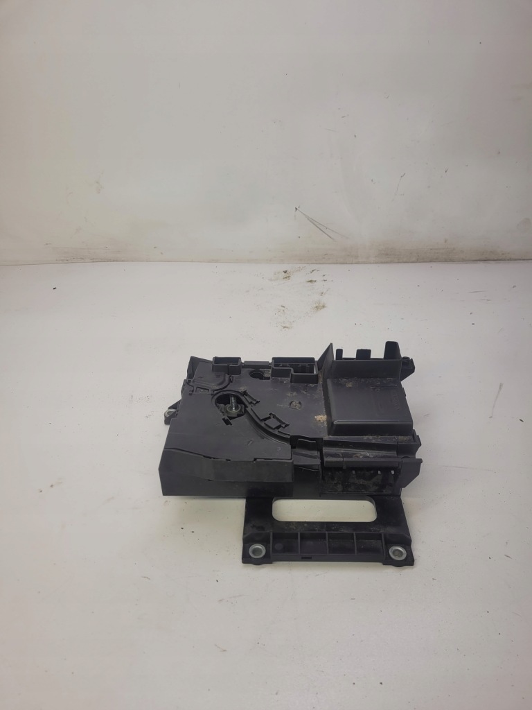 фото №1, Корпус коробка предохранителей audi q7 4l0937548c