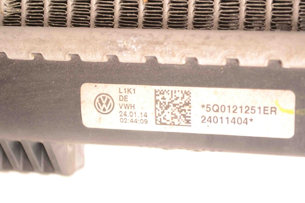 Радиатор воды vw golf vii 5g1, bq1, be1, be2 5q0121251er 14043751 2.0l Недорого