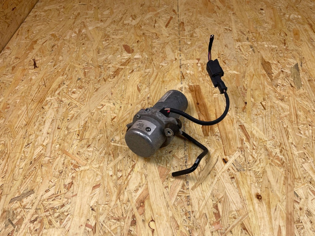 Насос вакуумa вакуумная вакуум bmw f30 f31 e330 6851289 в Украине