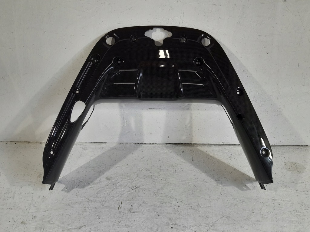 фото №1, Ferrari sf90 f173 накладка замка карбон