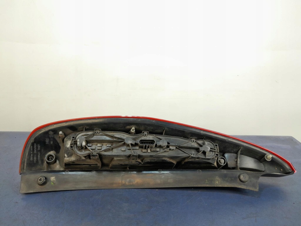 фото №6, Mitsubishi colt vi лампа задняя правая 27958006