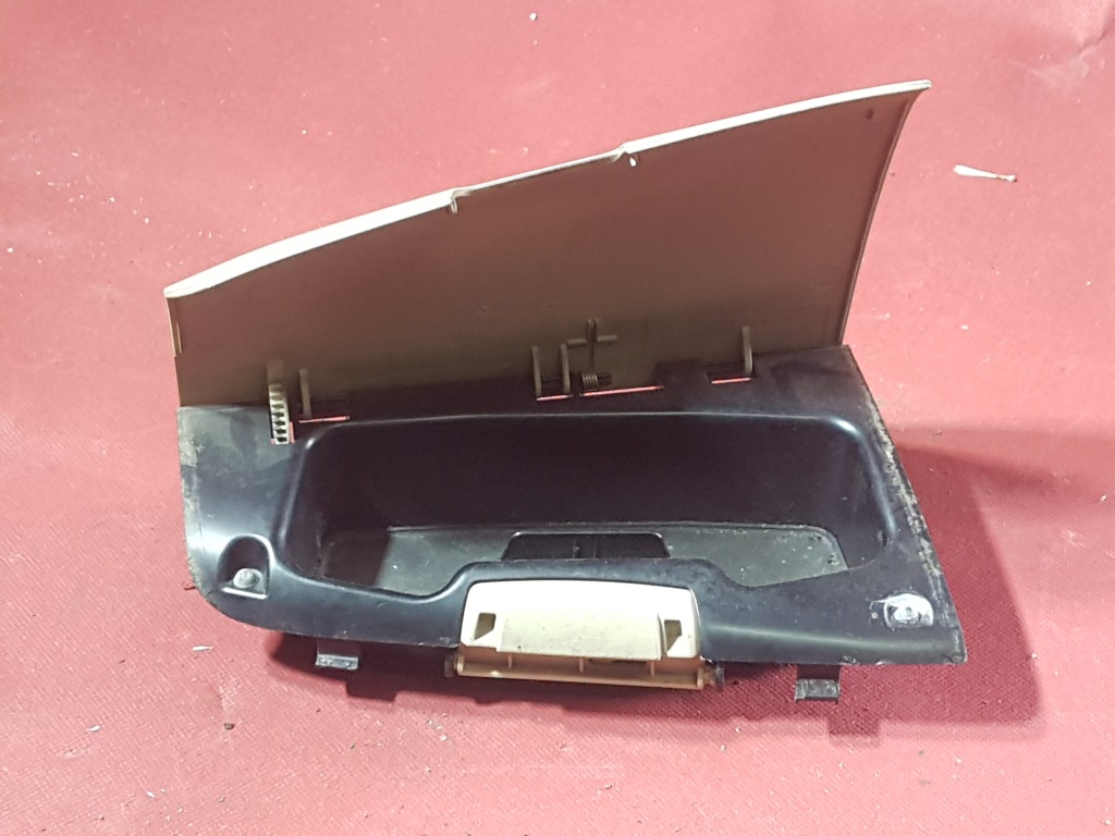 Бардачок кишеня на накладки на фари man tgx euro 6 рестайлінг  без  81617016473 в Україні