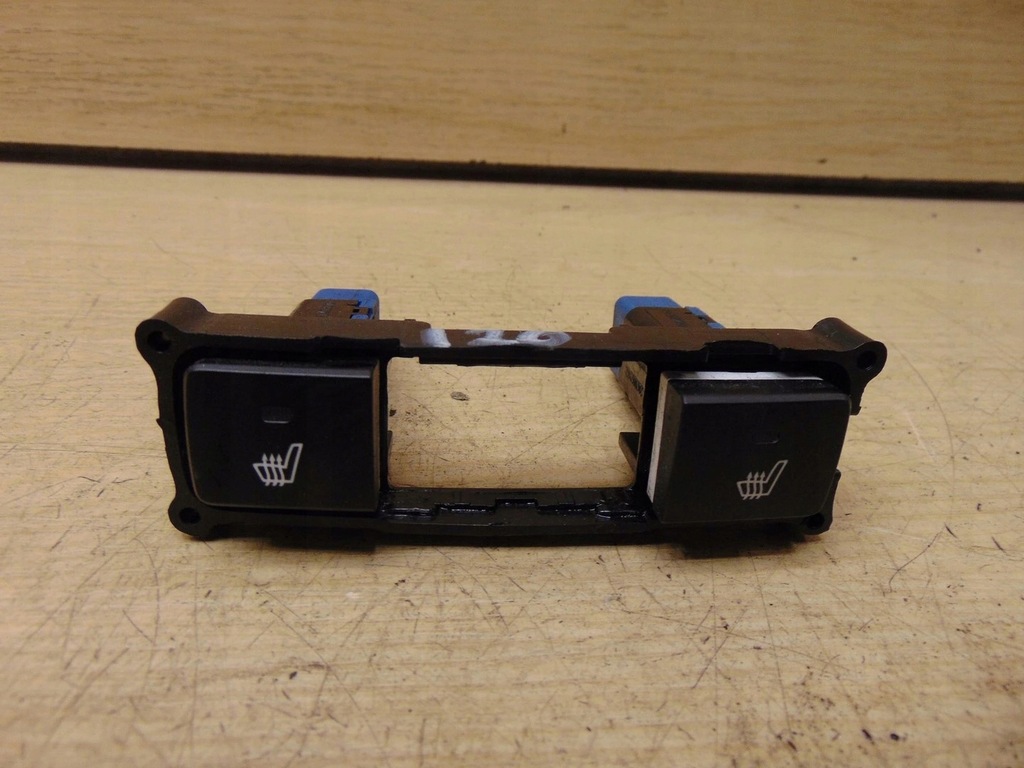 фото №1, Выключатель подогрев сидений hyundai i20