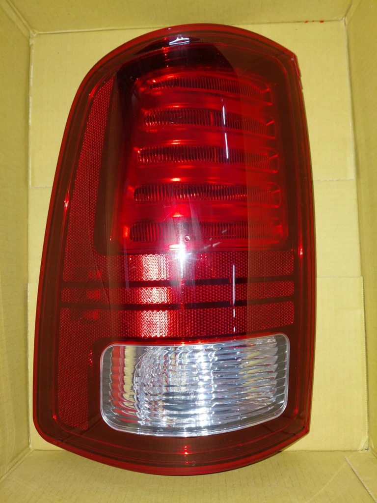 фото №1, Dodge ram 09 - 18 лампа задняя левый 68093081ac