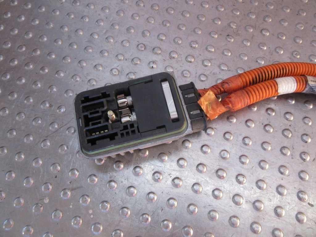 фото №11, Chevrolet volt 2013 клема шланг акумулятора