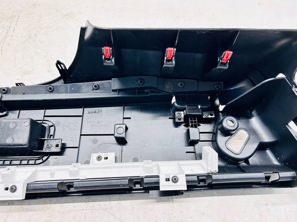 фото №13, Corolla e21 kombi обшивка багажника góra права правий з led