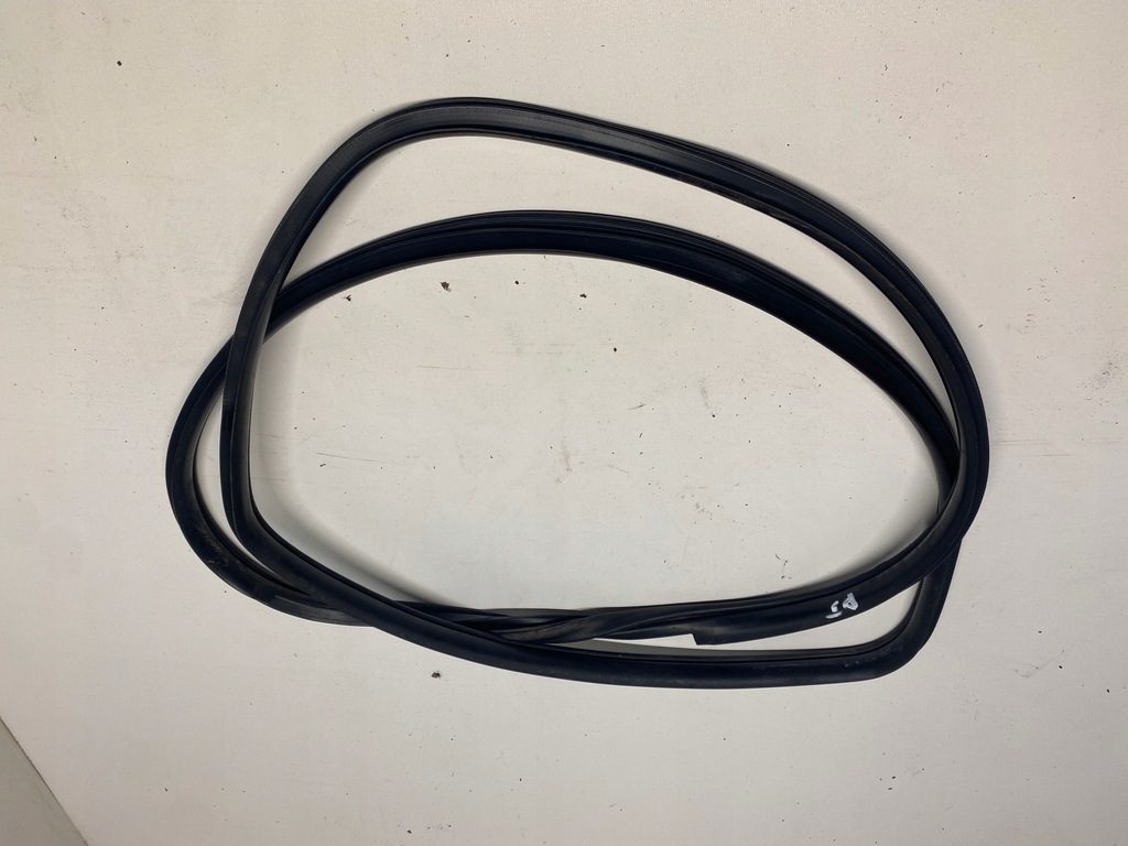 фото №1, Hyundai ix35 прокладка дверь правая задняя 10-15