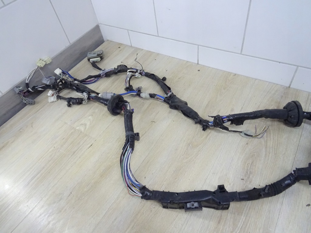 фото №7, Джгут електропроводка запобіжників + коробка auris full hybrid
