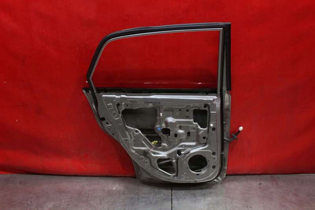 фото №10, Двері ліва задня задні k36g nissan tiida 1 i sedan 04-08