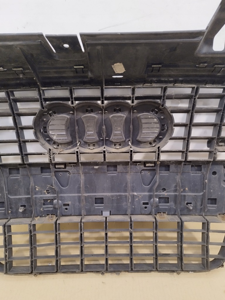 Решётка радиатора решётка радиатора бампер перед audi a4 b7 s-line lata 2005-2008 8e0853651m в Украине