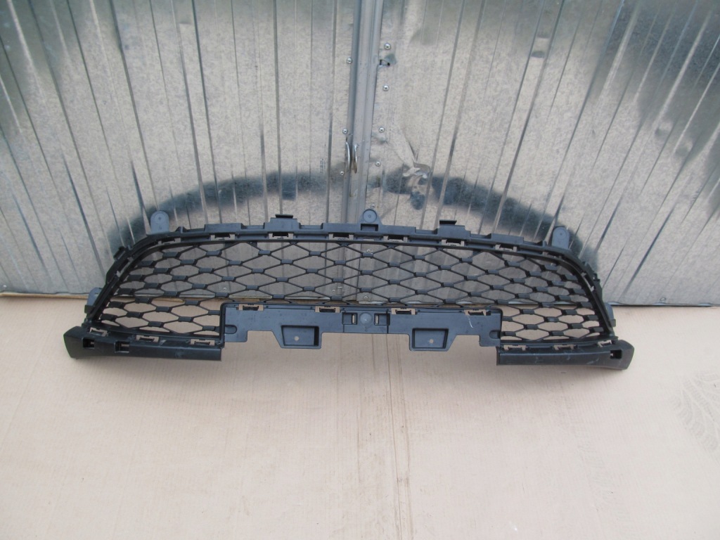 фото №1, Renault zoe lift средняя решётка бампера