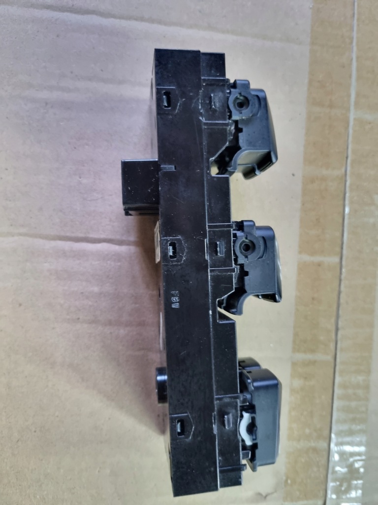 фото №9, Переключатель окон hyundai ix35 93570-2y8109p