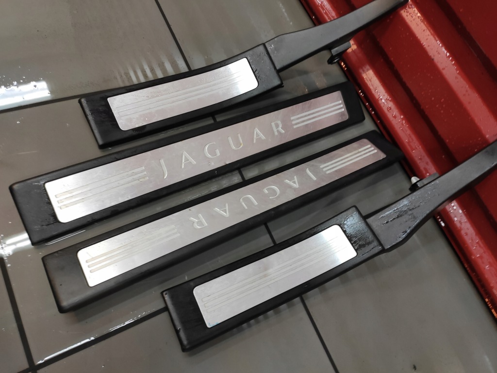 фото №1, Jaguar xf x250 молдинг порог накладки пороговые накладка na порог оригинал