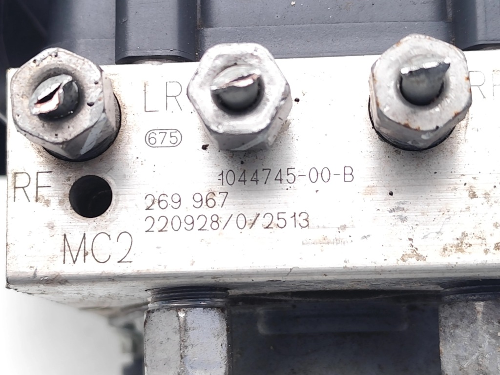 Tesla model 3 насос abs ev двигун електричний 225kw 306 hp 1044745-00-b Зі Шроту