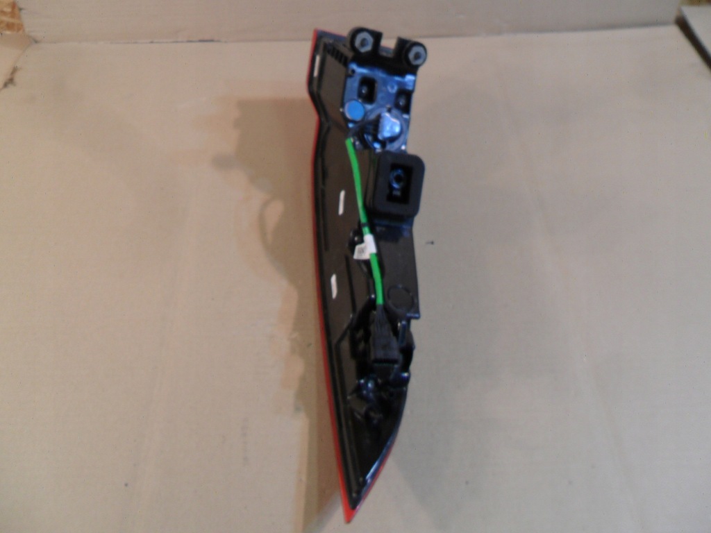 фото №14, Jaguar i-pace ipace лампа левая задняя j9d3-13405cb