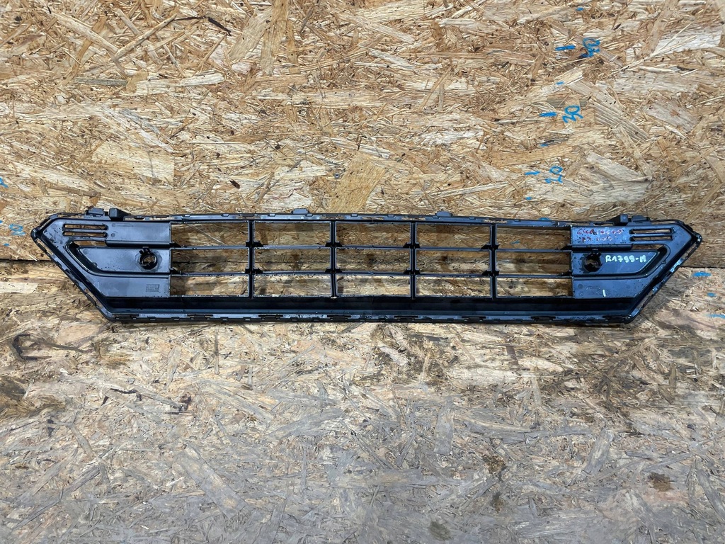 фото №11, Volvo xc40 xc-40 lift 22- c40 решітка радіатора решітка нижня бампера перед передня