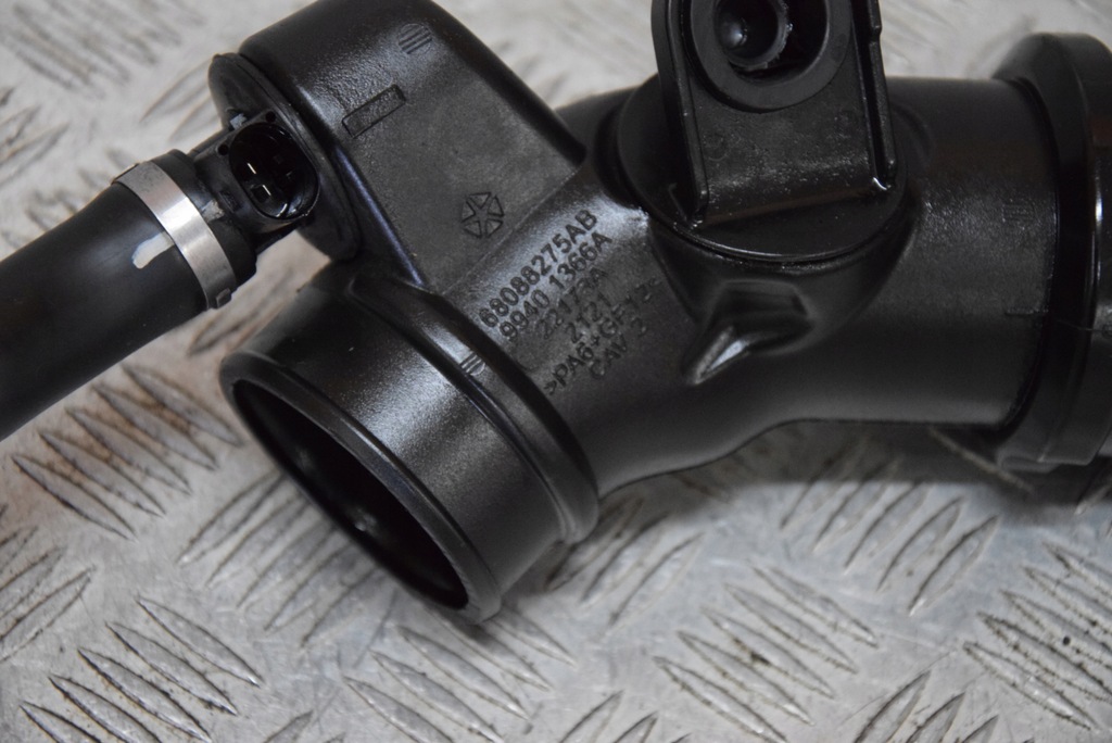 фото №4, Jeep grand cherokee wk2 труба воздухозаборник 13r.